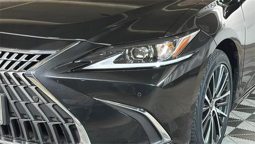 2024 Lexus ES 250 Base