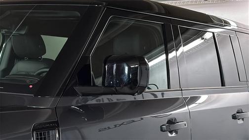 2024 Land Rover Defender 110 P500 SE