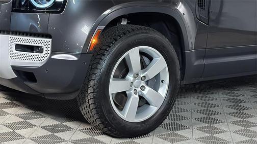 2024 Land Rover Defender 110 P500 SE