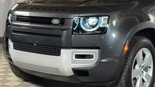 2024 Land Rover Defender 110 P500 SE