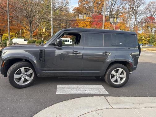 2024 Land Rover Defender 110 P500 SE