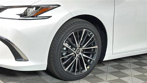 2025 Lexus ES 350 Base
