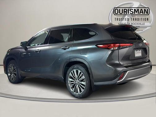 2021 Toyota Highlander Hybrid Platinum