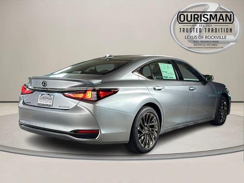 Iridium 2025 Lexus ES 300h Luxury