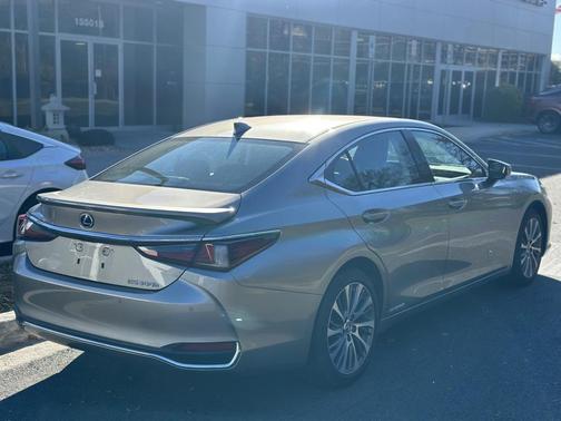 2021 Lexus ES 300h Base