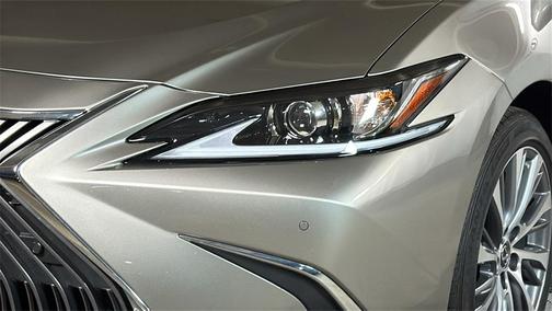 2021 Lexus ES 300h Base