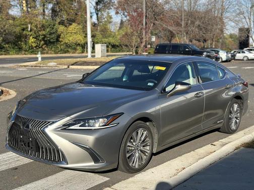 2021 Lexus ES 300h Base