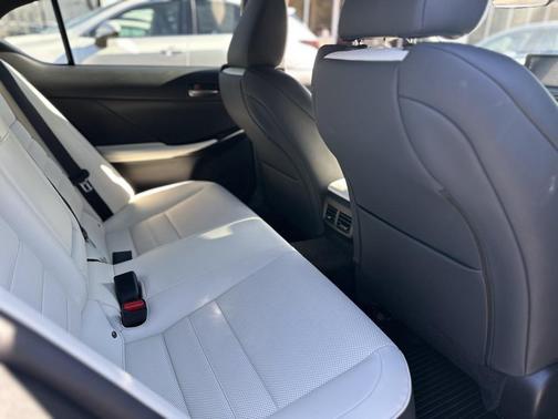 2025 Lexus IS 350 Base