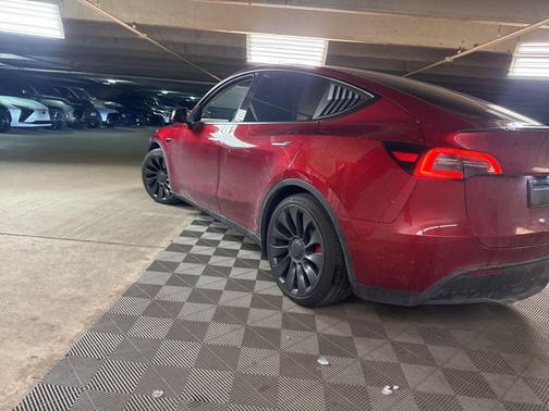 2024 Tesla Model Y Performance Dual Motor All-Wheel Drive