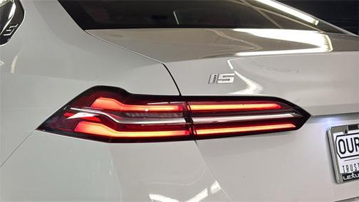 2024 BMW i5 eDrive40