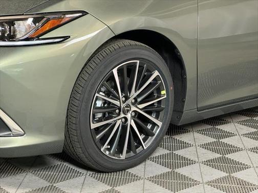 2025 Lexus ES 350 Base