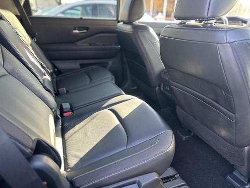 2024 Nissan Pathfinder SL 4WD