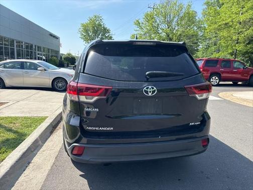2019 Toyota Highlander SE
