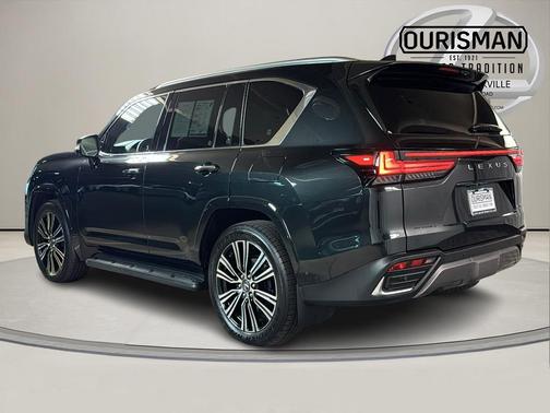 2025 Lexus LX 700h Luxury