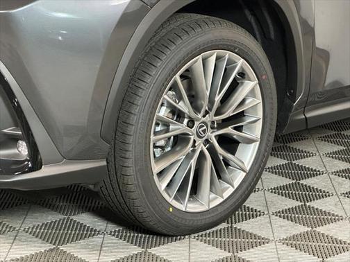 2025 Lexus NX 350h Premium
