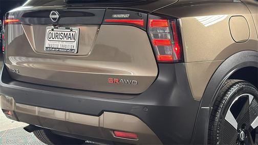 2025 Nissan Kicks SR