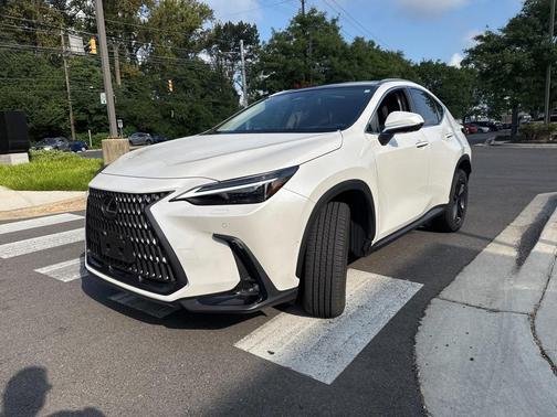2025 Lexus NX 450h+ Luxury