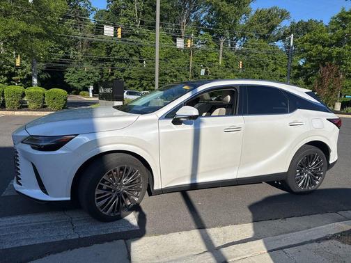 Eminent White Pearl 2024 Lexus RX 450h+ Base