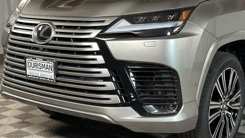 2026 Lexus LX 700h Luxury