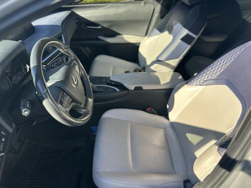 2019 Lexus UX 250h Base