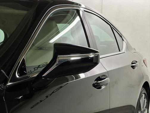 Obsidian 2021 Lexus ES 350 Base