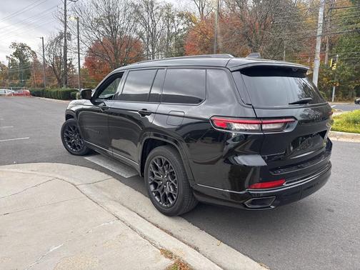 2023 Jeep Grand Cherokee L Summit