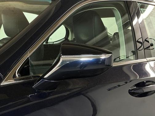 2021 Lexus ES 300h Luxury