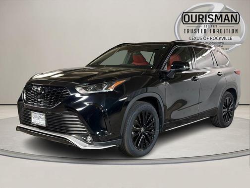 Midnight Black Metallic 2023 Toyota Highlander XSE