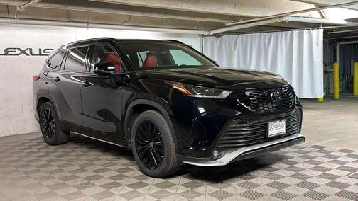 Midnight Black Metallic 2023 Toyota Highlander XSE