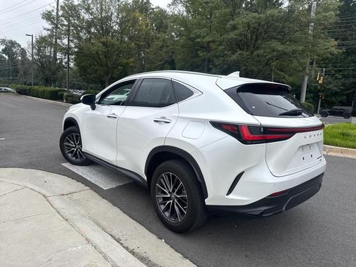 2022 Lexus NX 350h Premium