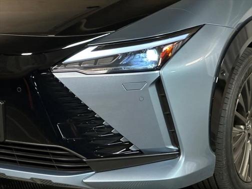 2023 Lexus RZ 450e Luxury