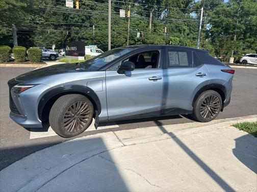 2023 Lexus RZ 450e Luxury
