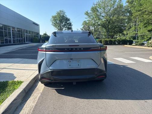 2023 Lexus RZ 450e Luxury