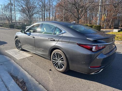 2022 Lexus ES 350 Base