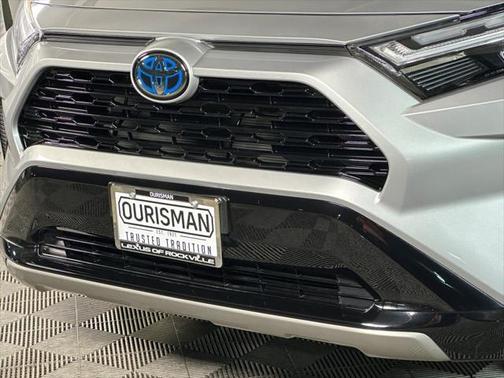 2024 Toyota RAV4 Hybrid SE
