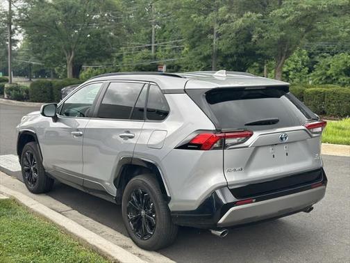 2024 Toyota RAV4 Hybrid SE