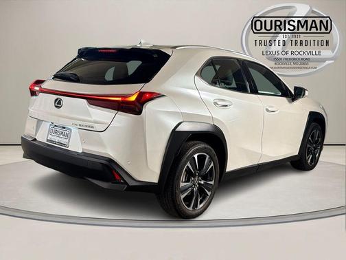 2025 Lexus UX 300h Base