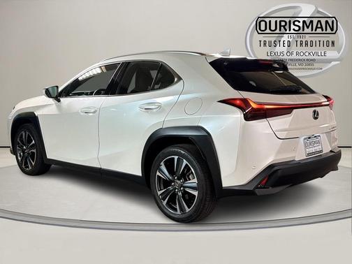2025 Lexus UX 300h Base
