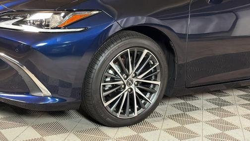 2025 Lexus ES 350 Base