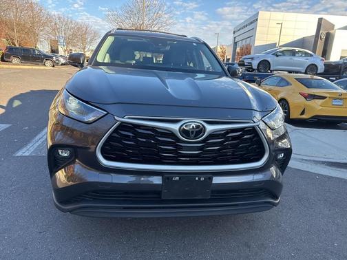 2024 Toyota Highlander XLE