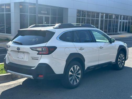 Crystal White Pearl 2024 Subaru Outback Touring XT