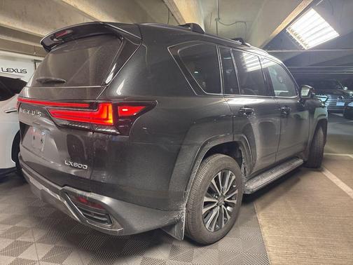 2024 Lexus LX 600 Premium