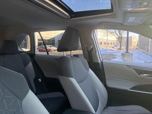 2019 Toyota RAV4 Hybrid XLE