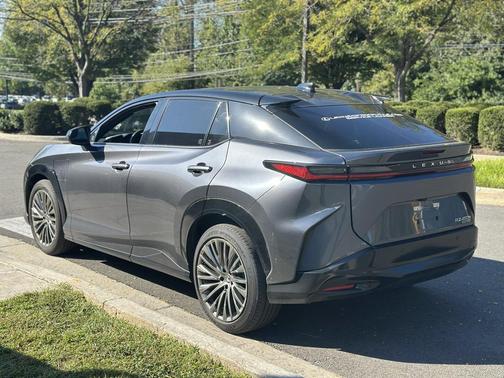 2023 Lexus RZ 450e Luxury