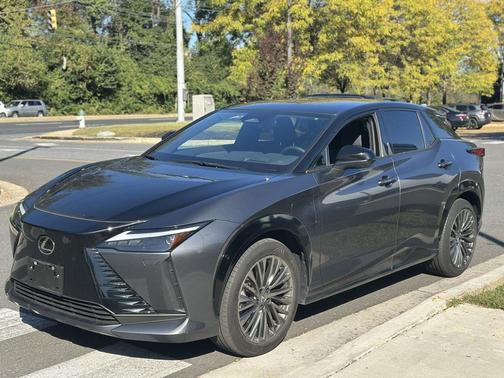 2023 Lexus RZ 450e Luxury
