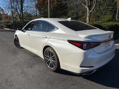 2022 Lexus ES 350 Base