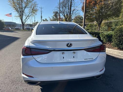 2022 Lexus ES 350 Base