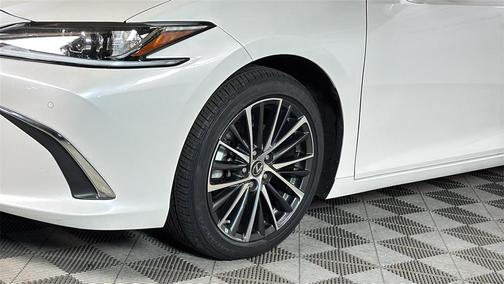 2022 Lexus ES 350 Base