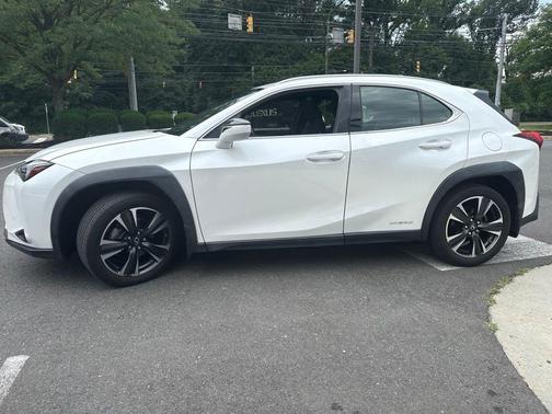 Eminent White Pearl 2021 Lexus UX 250h Base