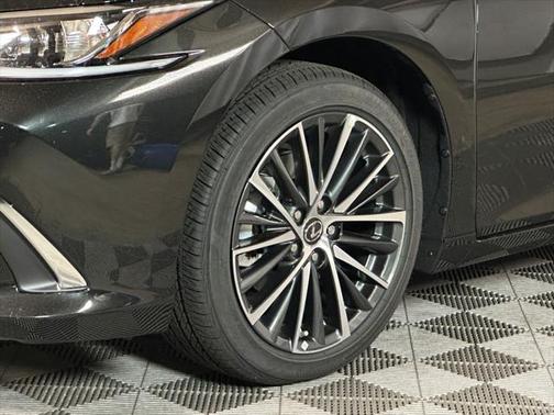 2025 Lexus ES 350 Base